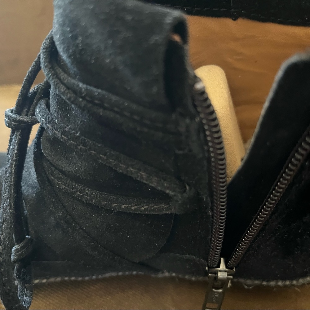 UGG Reid Boot - Picture 6 of 11